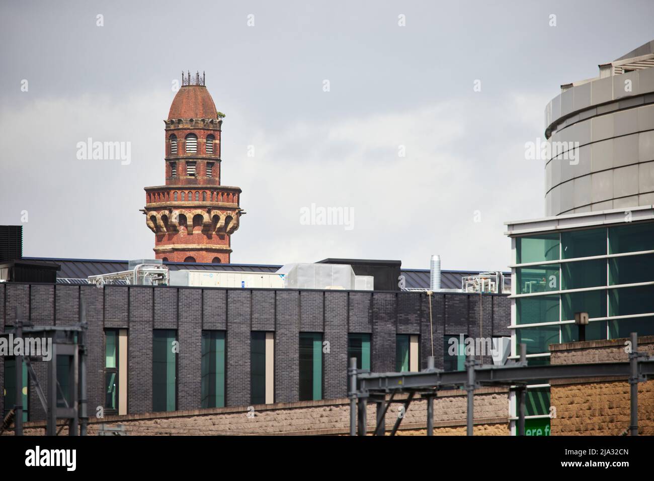 Der denkmalgeschützte HMP Manchester Strangeways wurde von Alfred Waterhouse, einem Bilderlüftungsturm, entworfen Stockfoto