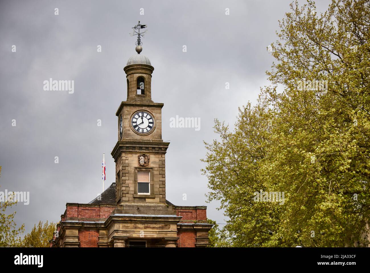 Newcastle-under-Lyme in Staffordshire, Wahrzeichen Guildhall auf dem Marktplatz Stockfoto
