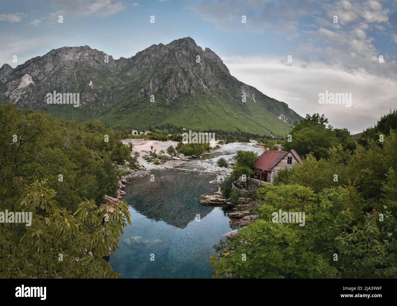 Theth-Nationalpark. Albanien. Eines der schönsten Reiseziele in Europa. Stockfoto