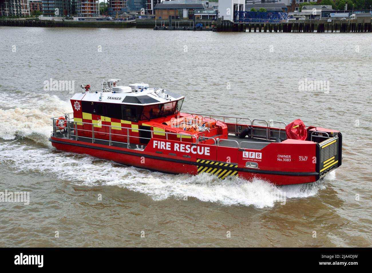 TANNER ist ein neues Fireboat für die Londoner Feuerwehr und hat seinen Sitz in Lambeth an der Themse in London Stockfoto