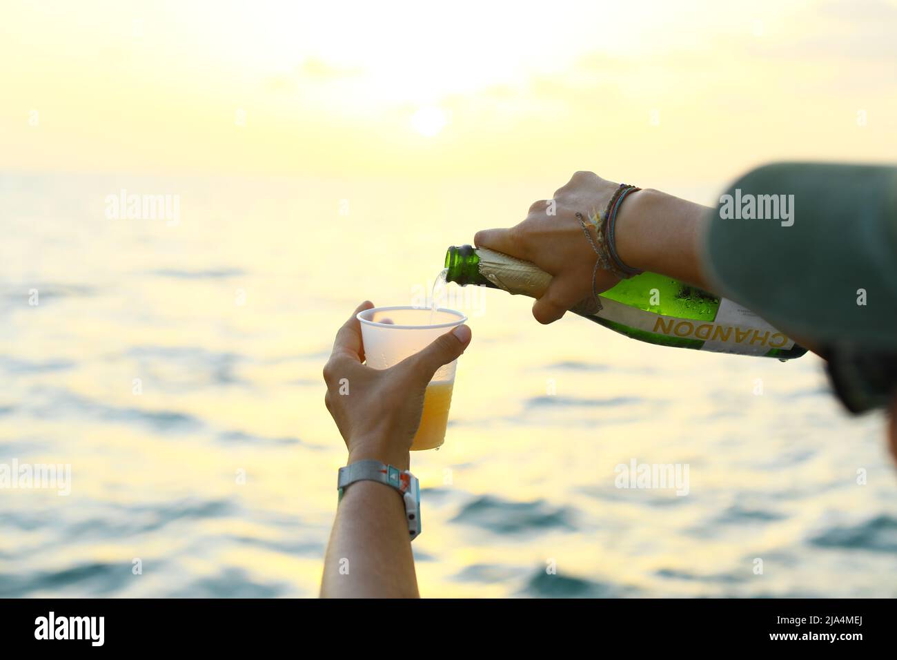 Sonnenuntergangsbesichtigung von der Segelyacht mit Kapitän und Champagner fließt Key West 09/04/2021 Editorial Stockfoto