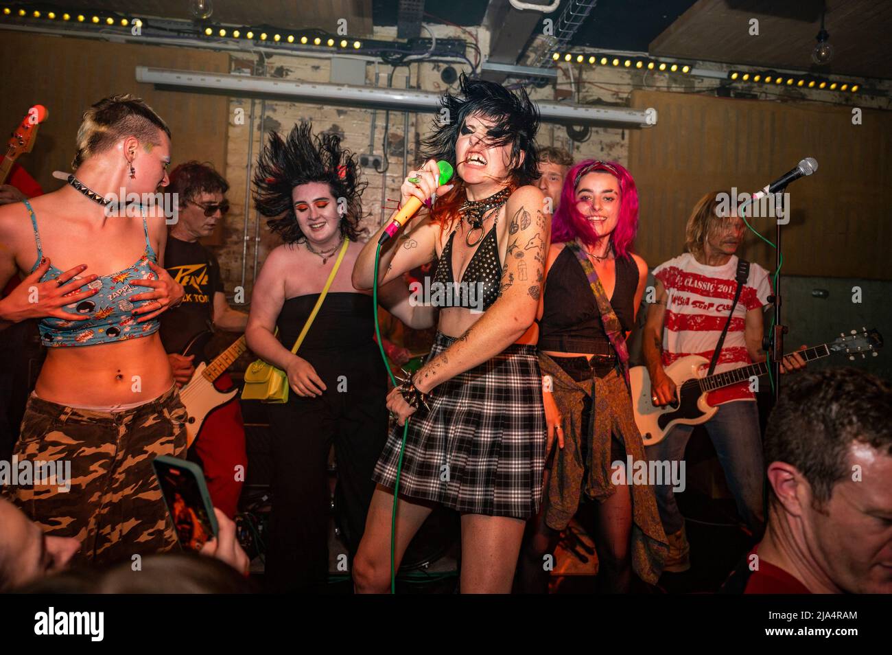 Manchester, Großbritannien. 26. Mai 2022. Dani Miller, Sean Powell, Alex Kilgore und David Head der Band Surfbort treten in Soup, Manchester, auf. 2022-05-26. Cr Stockfoto