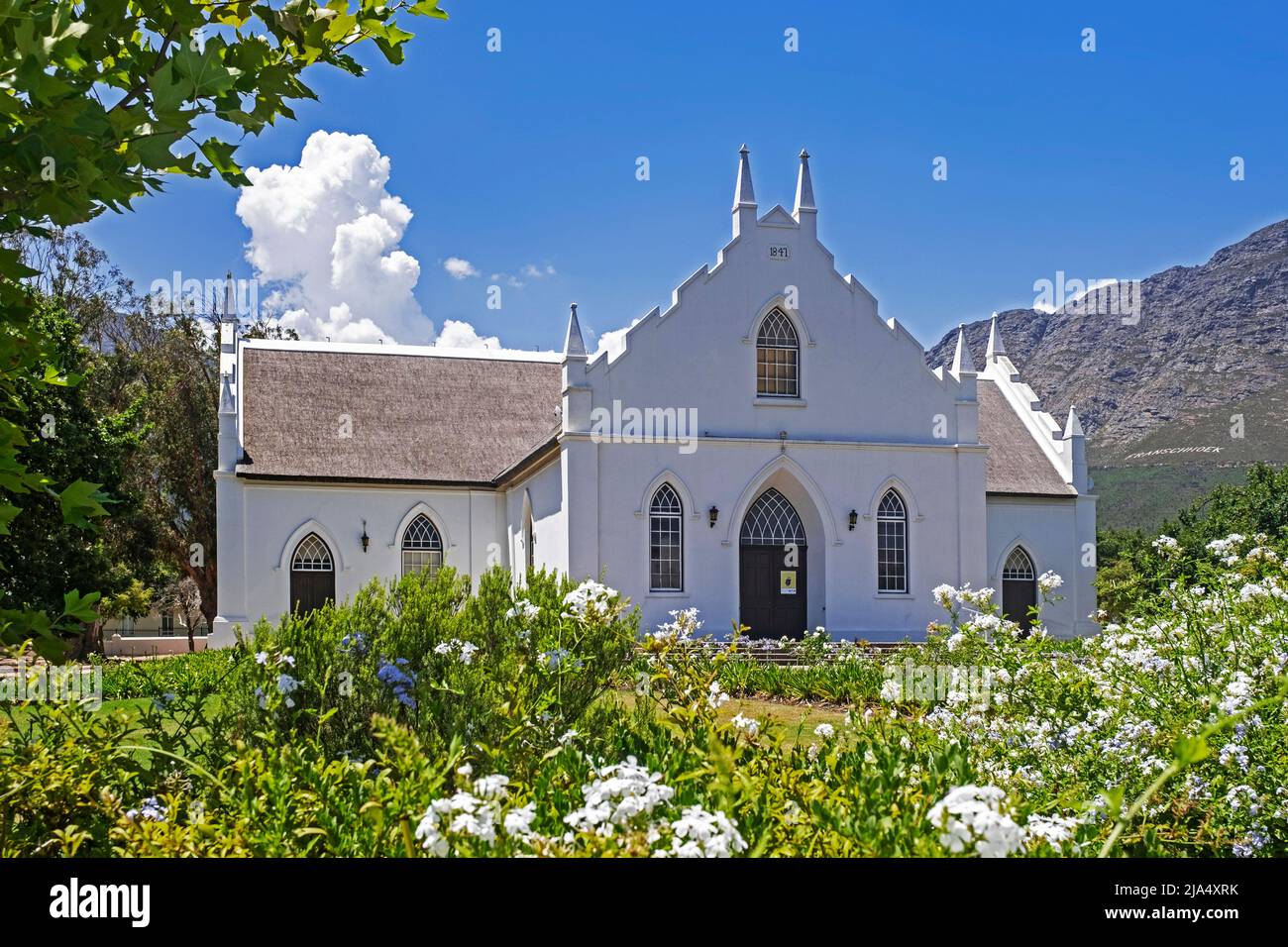Holländische reformierte Kirche im kapholländischen Stil in Franschhoek, Stellenbosch, Cape Winelands, Western Cape Province, Südafrika Stockfoto