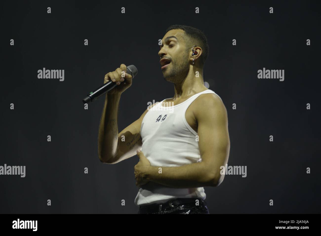 25. Mai 2022, Padua, Italien: Alessandro Mahmoud, professionell als Mahmood bekannt, ist ein italienischer Singer-Songwriter. Er stieg auf Prominenz nach dem Wettbewerb auf der sechsten Saison der italienischen Version des X Factor. Zweimal gewann er das Sanremo Music Festival, 2019 mit dem Lied ''Soldi'' und 2022 zusammen mit Blanco mit dem Lied ''Brividi''. Seine Sanremo-Siege erlaubten ihm, Italien beim Eurovision Song Contest in den jeweiligen Jahren zu vertreten und landete 2019 auf dem zweiten und 2022 auf dem sechsten Platz als Gastgeberin.[1][2][3]..Mahmood hat zwei Studioalben veröffentlicht, GioventÃ¹ br Stockfoto