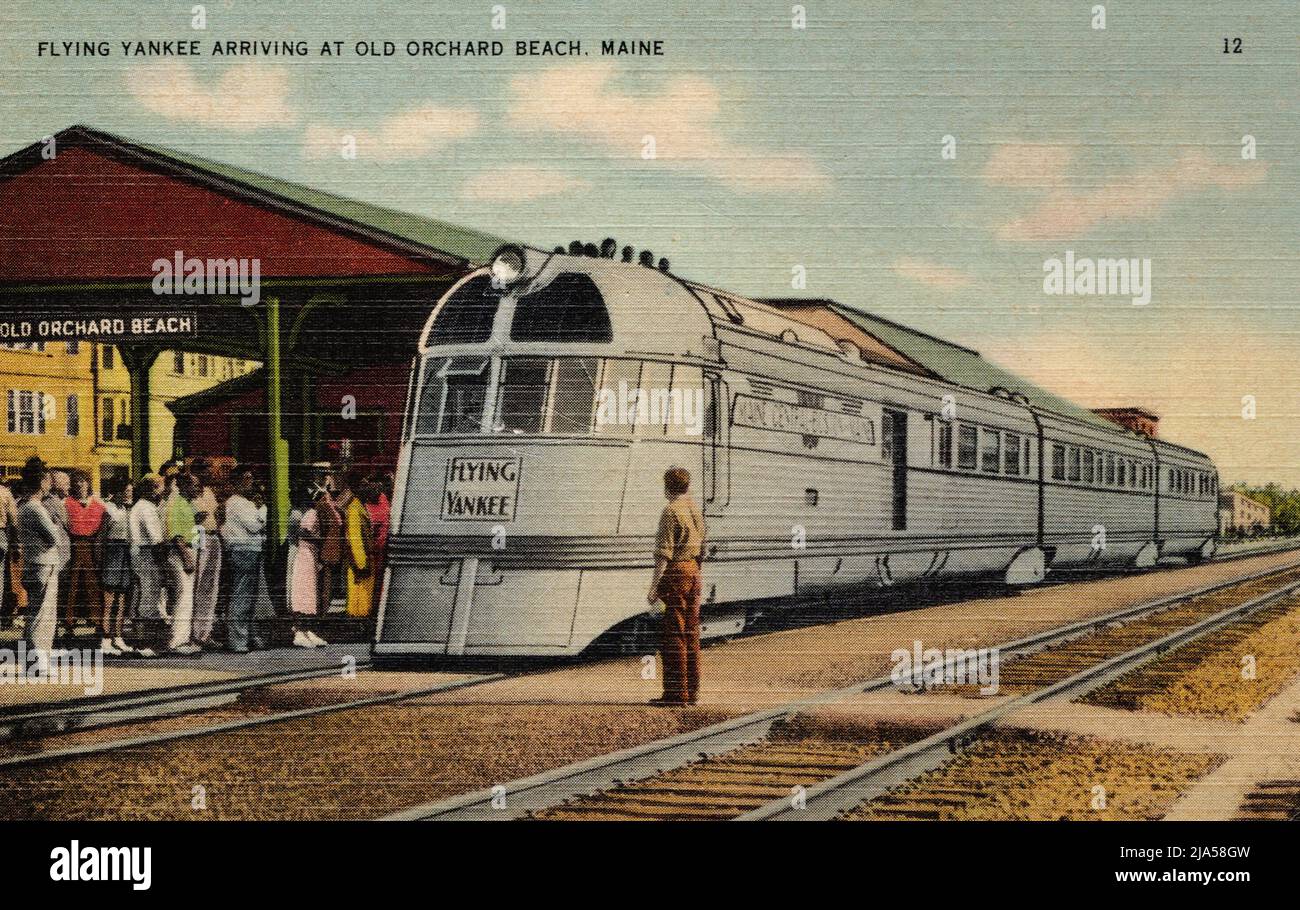The Flying Yankee Train at Old Orchard Beach Maine Station, appox 1940 's Postkarte. Unidentifizierter Fotograf Stockfoto