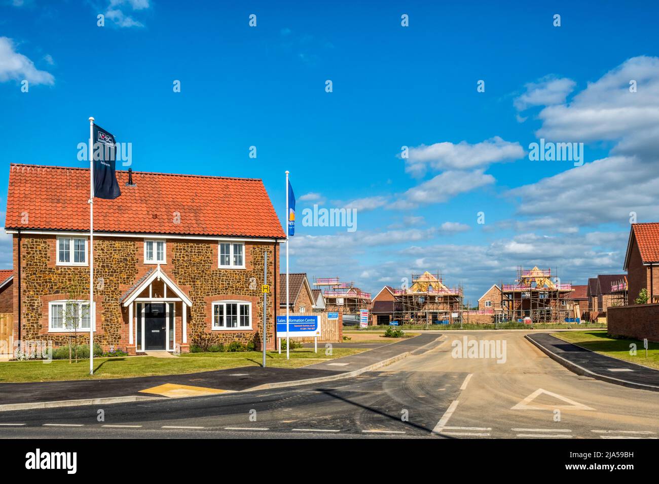 Neues Anwesen von Bennett Homes wird auf einem Grünfeld am St Edmund's Park am Rande von Hunstanton im Norden Norfolks gebaut. Stockfoto