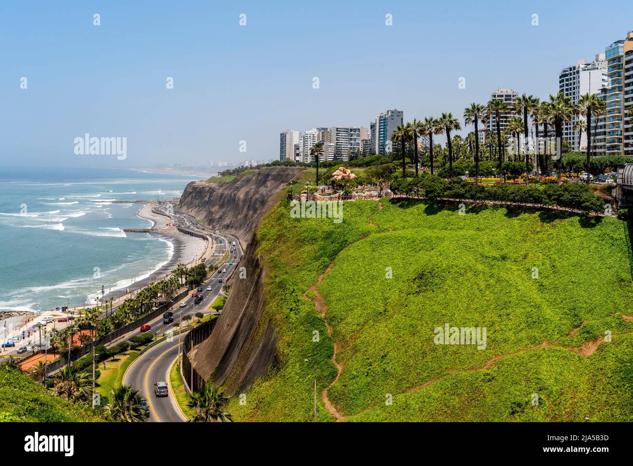 Der Exklusive Bezirk Miraflores Mit Blick Auf Den Pazifischen Ozean, Lima, Peru. Stockfoto