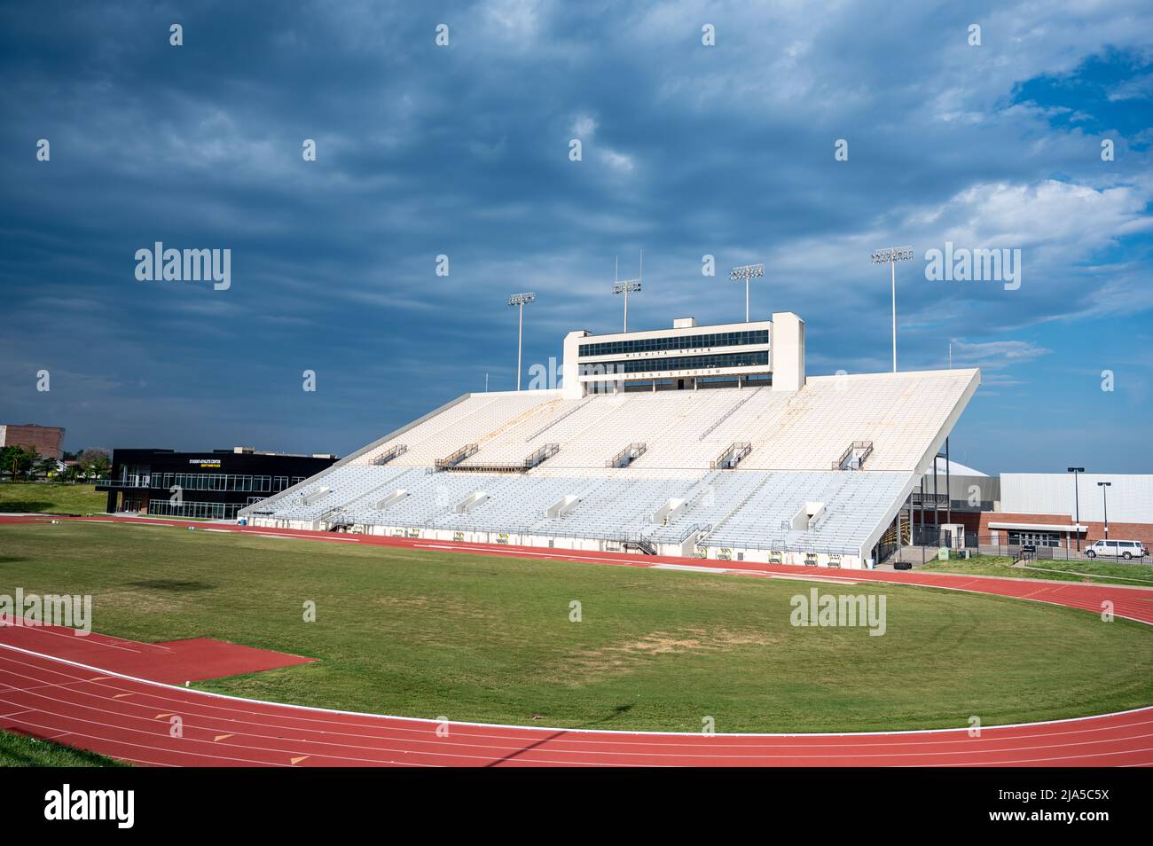 Wichita, Kansas, USA: 6-2021: Cessna Stadium auf dem Campus der Wichita State University Stockfoto