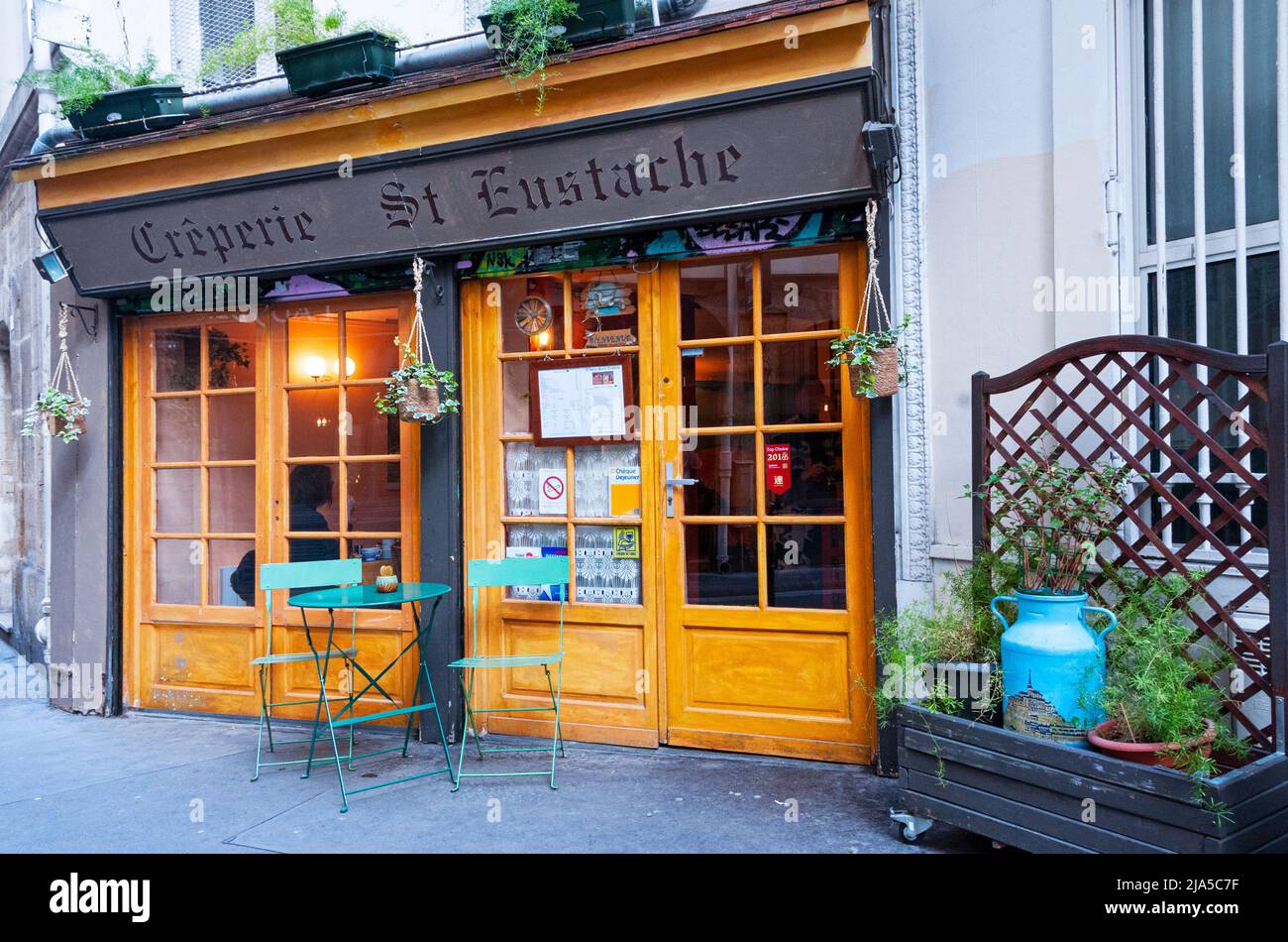 Ladenfront in Paris, Frankreich Stockfoto