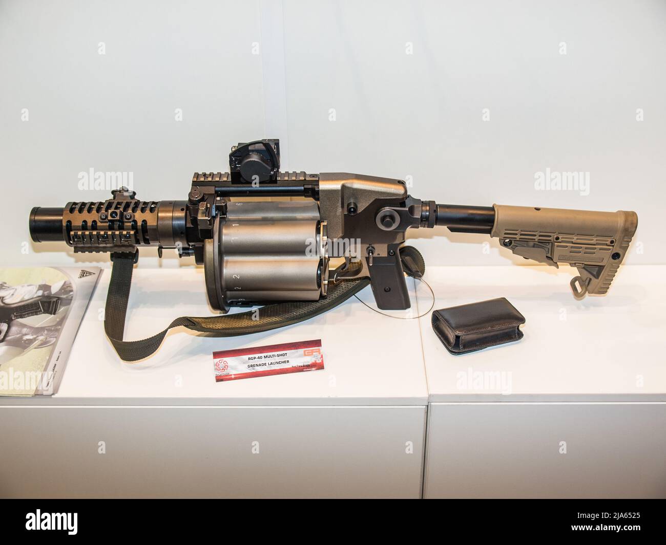 Bumar RGP-40 Multi-Shot Grenade Launcher, ausgestellt auf der IDEX 2011 Military Exhibition Stockfoto