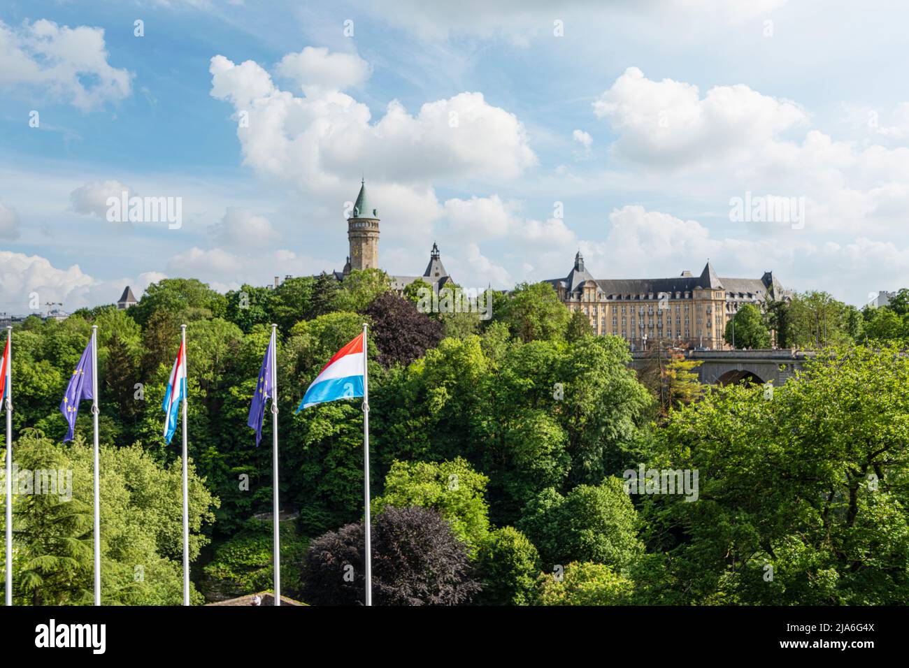 Luxemburg-Stadt, Mai 2022. Panoramablick auf die Petrusse-Kasematten im Stadtzentrum Stockfoto