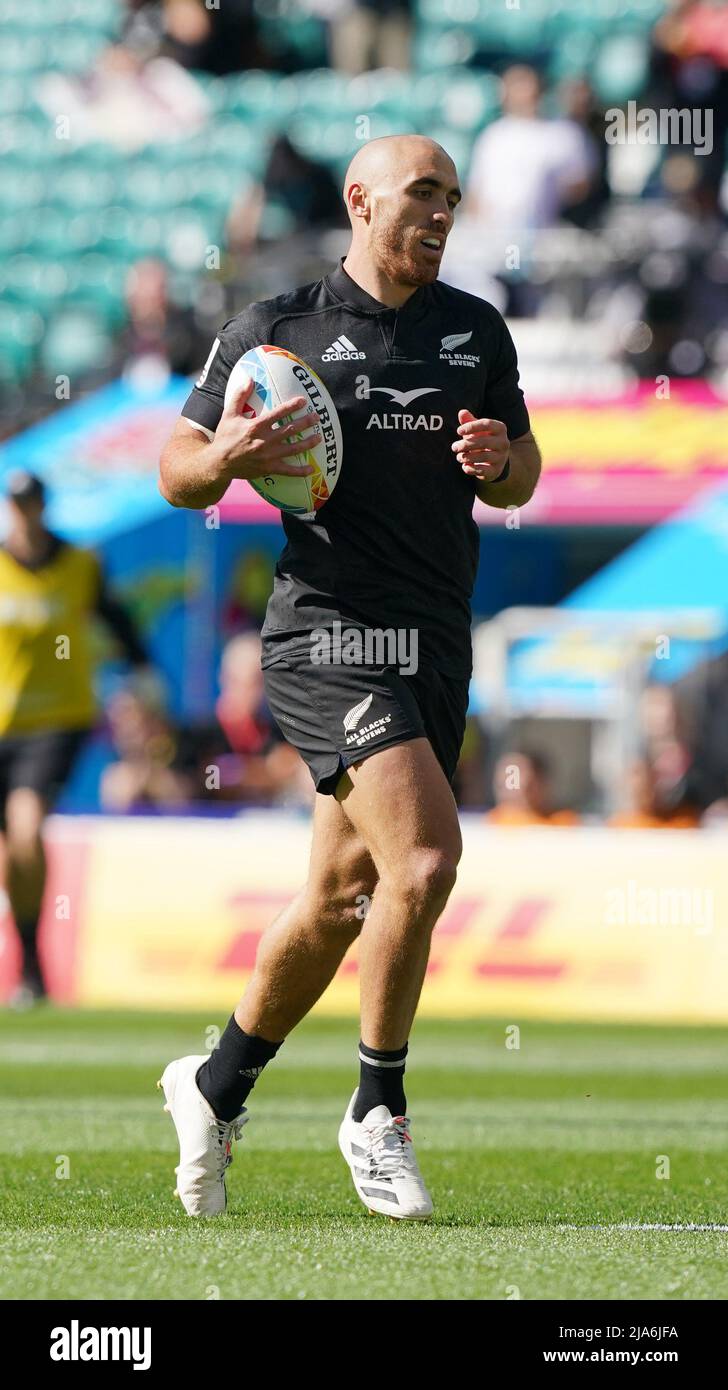 Der Neuseeländer Joe Webber beim 1. Match der HSBC World Rugby Sevens Series im Twickenham Stadium, London. Bilddatum: Samstag, 28. Mai 2022. Stockfoto