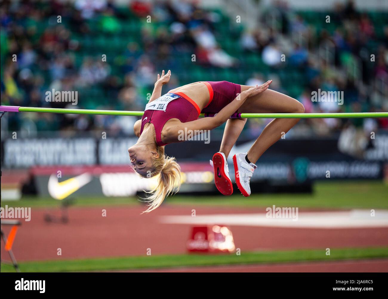 27. Mai 2022 Eugene ODER USA: Yuliya Levchenko räumt die Bar während des Nike Prefontaine Classic Night Meet im Hayward Field Eugene ODER Thurman James/CSM Stockfoto