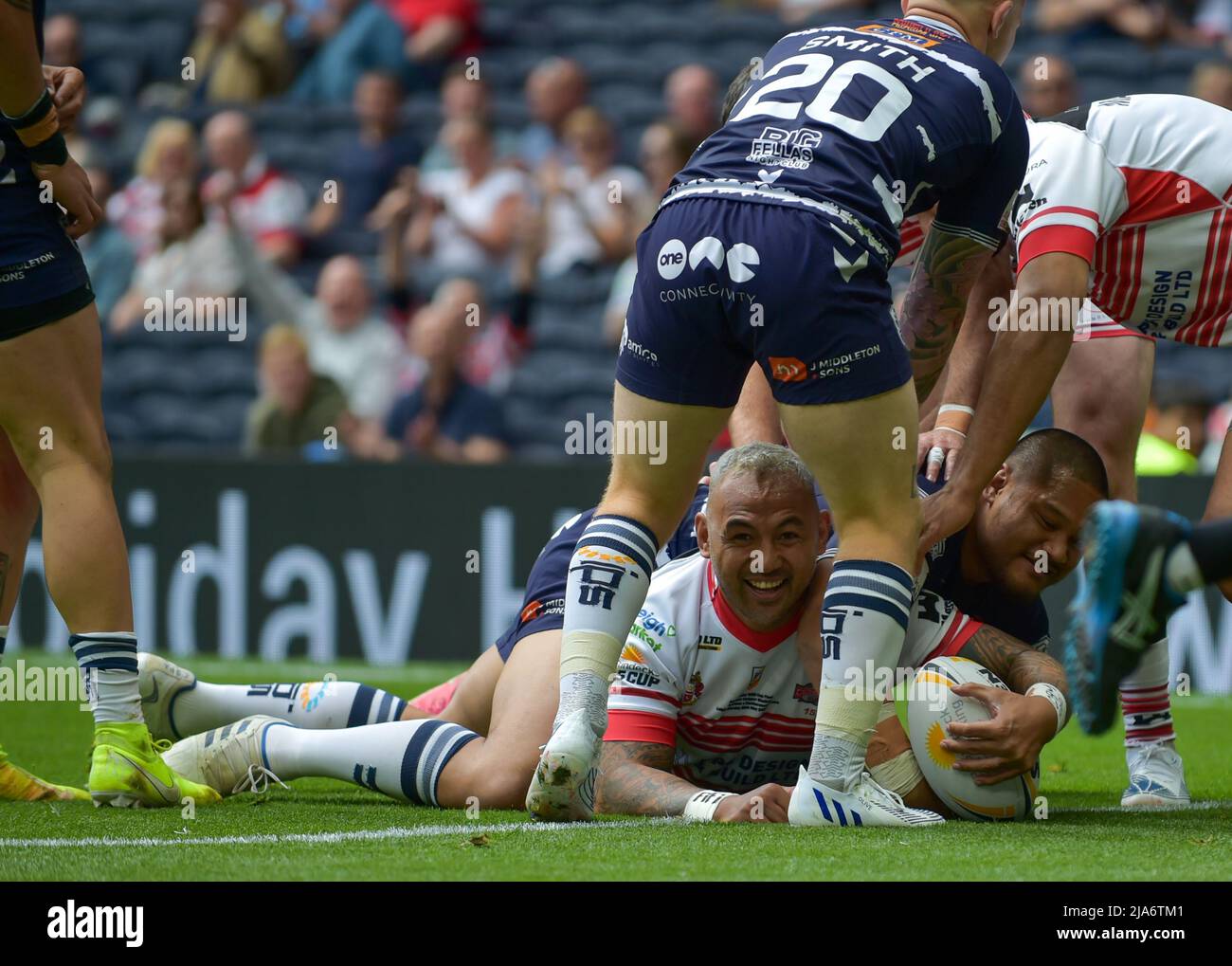Tottenham Hotspors Stadium, London, Großbritannien. 28. Mai 2022. Krisnan Inu versucht es beim Leigh 2022 1895 Cup Finale: Featherstone Rovers V Leigh Centurions Ort: Tottenham Hotspur Stadium, England Datum: Samstag, 28. Mai Kick-off: 12:00 BST Credit: Craig Cresswell/Alamy Live News Stockfoto
