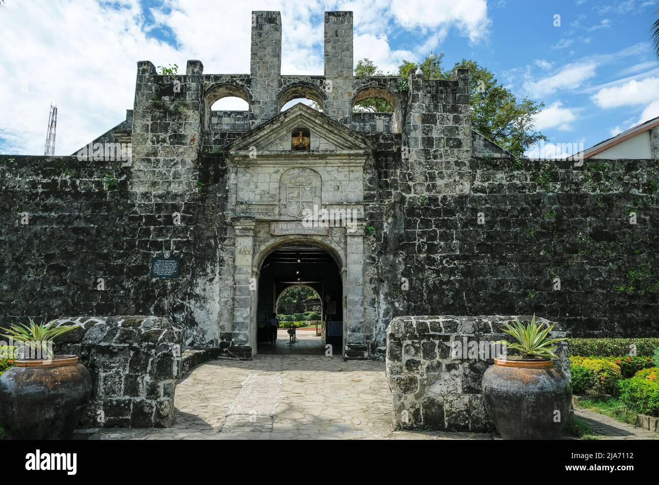 Cebu, Philippinen - 2022. Mai: Das Fort San Pedro wurde von den Spaniern unter dem Kommando von Miguel Lopez de Legazpi am 24. Mai 2022 auf den Philippinen errichtet. Stockfoto