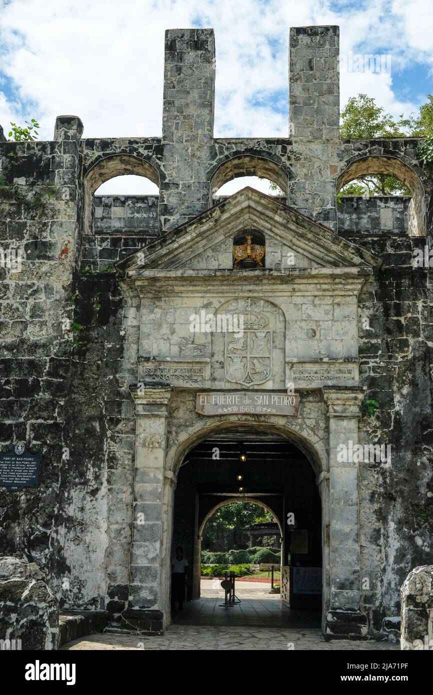 Cebu, Philippinen - 2022. Mai: Das Fort San Pedro wurde von den Spaniern unter dem Kommando von Miguel Lopez de Legazpi am 24. Mai 2022 auf den Philippinen errichtet. Stockfoto