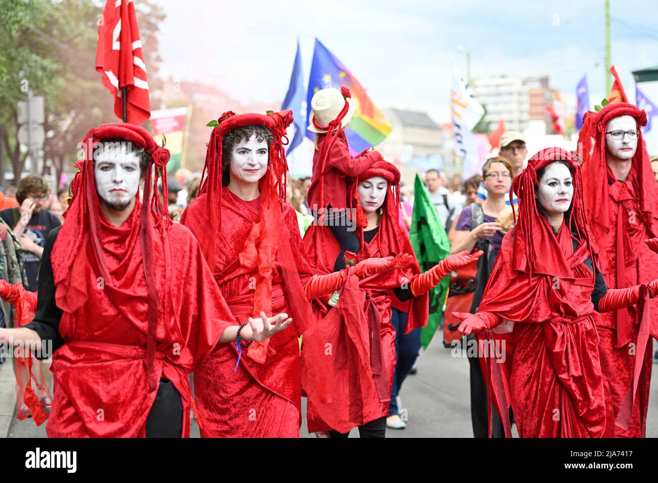 Wien, Österreich. 28.. Mai 2022. Demonstration von Klimagerechtigkeit statt konkreter Politik. Protest gegen die Autobahn Lobau. Quelle: Franz Perc/Alamy Live News Stockfoto
