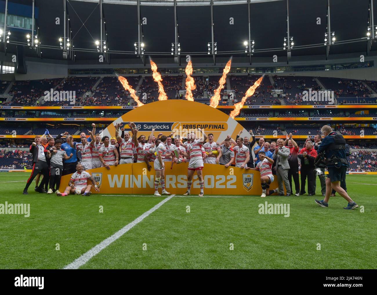 Leigh gewinnt 1895 Cup 2022 1895 Finale: Featherstone Rovers V Leigh Centurions Ort: Tottenham Hotspur Stadium, England Datum: Samstag, 28. Mai Kick-off: 12:00 BST Stockfoto