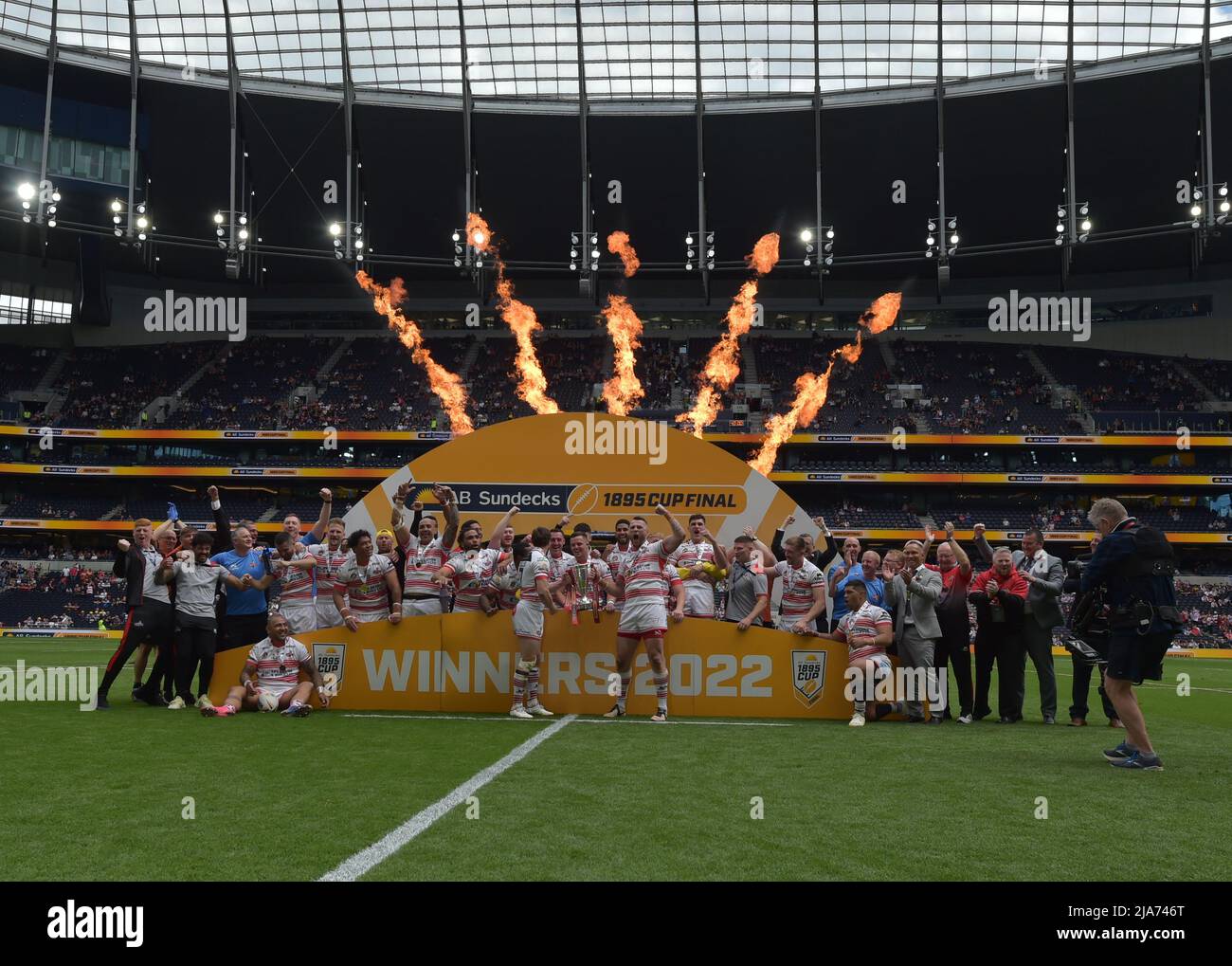 Leigh gewinnt 1895 Cup 2022 1895 Finale: Featherstone Rovers V Leigh Centurions Ort: Tottenham Hotspur Stadium, England Datum: Samstag, 28. Mai Kick-off: 12:00 BST Stockfoto