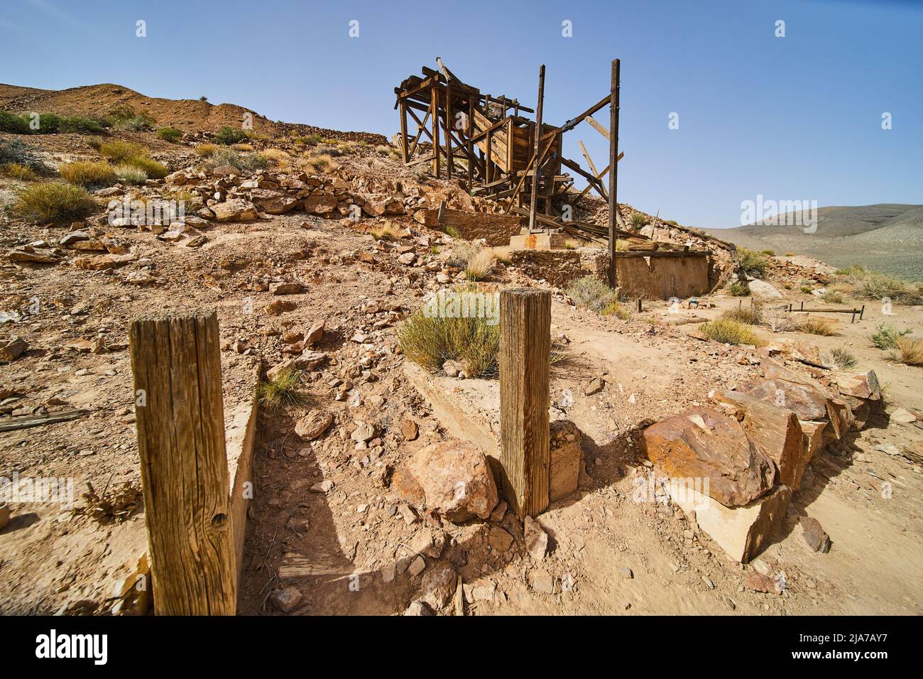 Eingang zur Eureka Mine verlassene Ausrüstung in der Death Valley Wüste Stockfoto