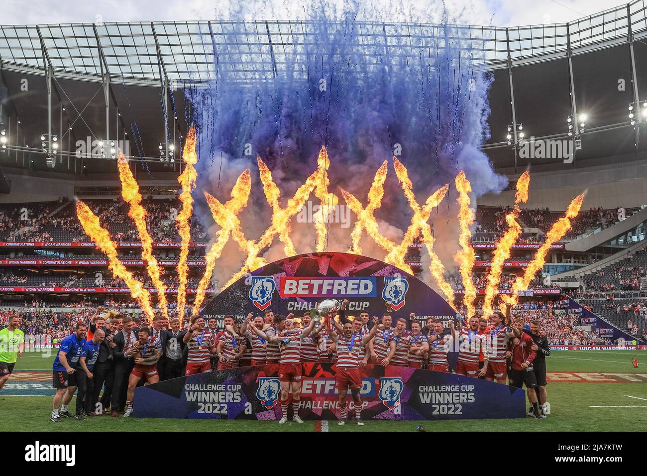 Wigan Warriors heben den Betfred Challenge Cup 2022 an Stockfoto