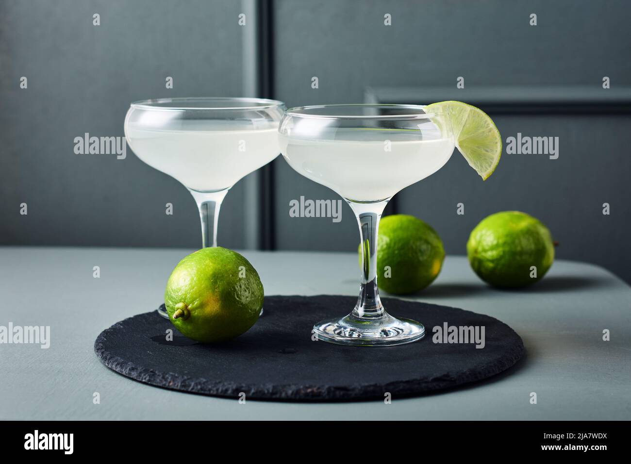 Daiquiri-Cocktail. Limette alkoholisches Getränk in einem Glas. Stockfoto