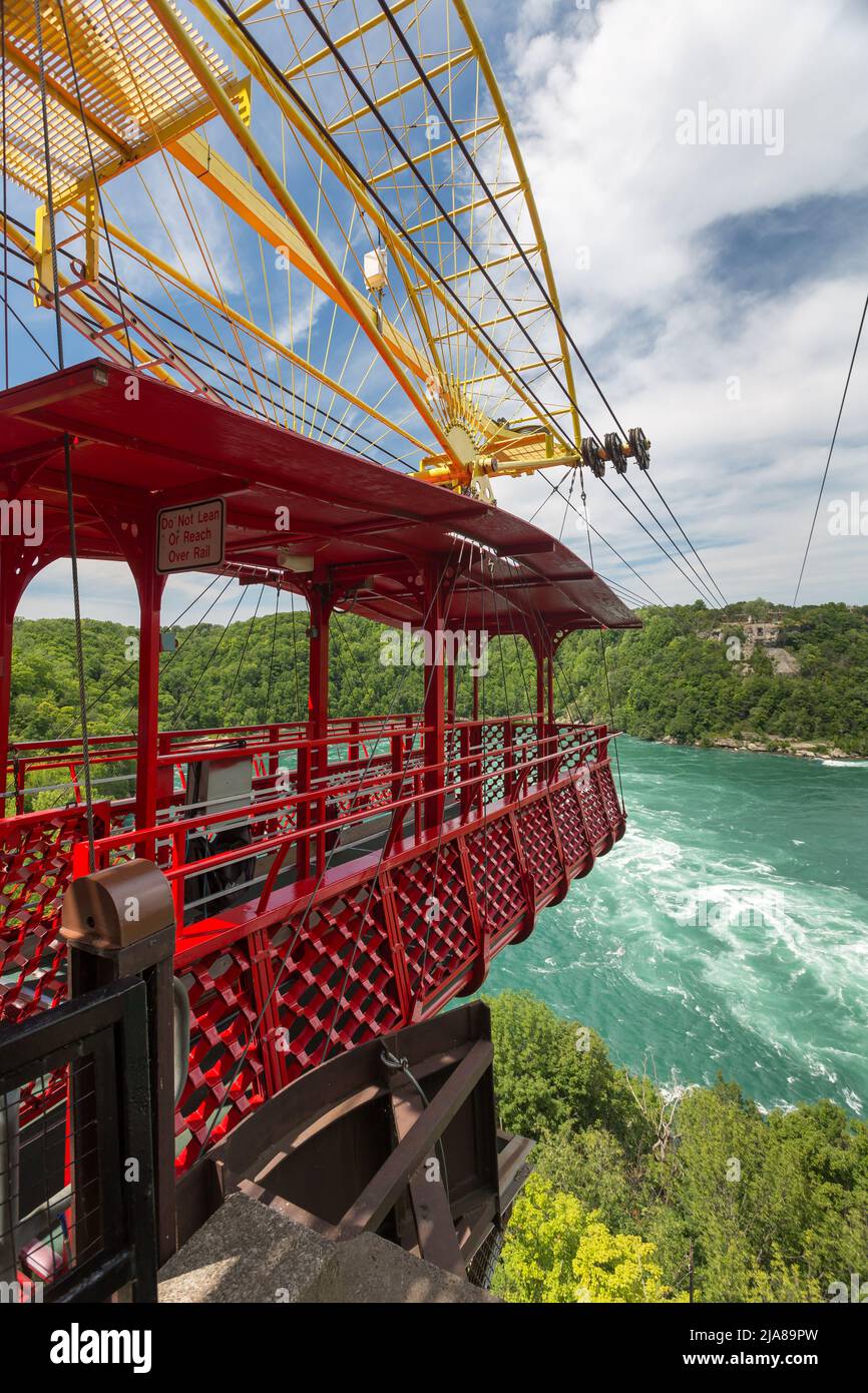 Das Whirlpool Aero Car ist bereit für eine Fahrt über den Whirlpool des Niagara River. Niagara Falls, Ontario, Kanada Stockfoto