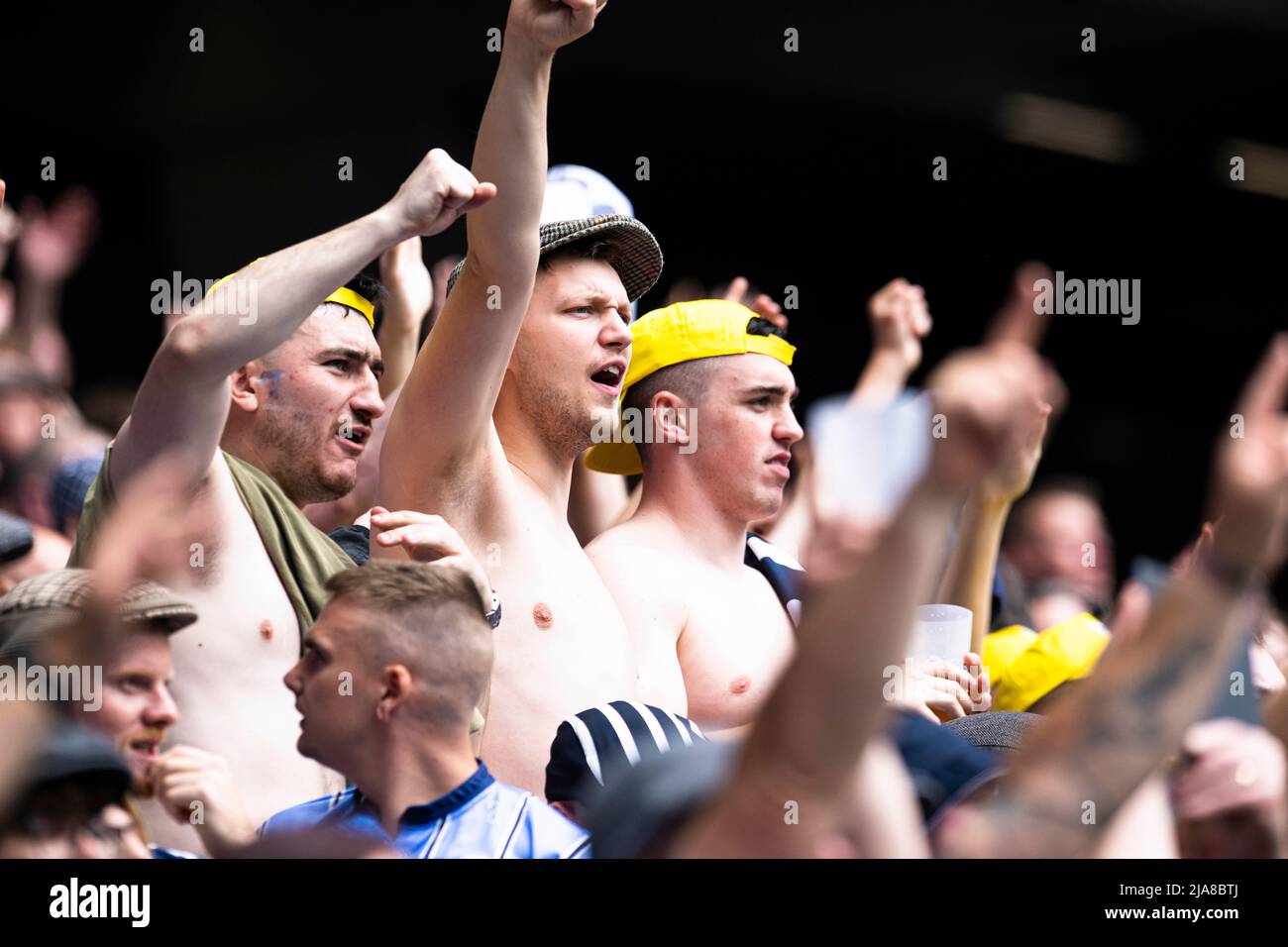 LONDON, GROSSBRITANNIEN. 28., Mai 2022. Die Fans während des ab Sundecks 1895 Cup Finales 2022 - Featherstone Rovers vs Leigh Centurions im Tottenham Hotspur Stadium am Samstag, den 28. Mai 2022. LONDON, ENGLAND. Kredit: Taka G Wu/Alamy Live Nachrichten Stockfoto