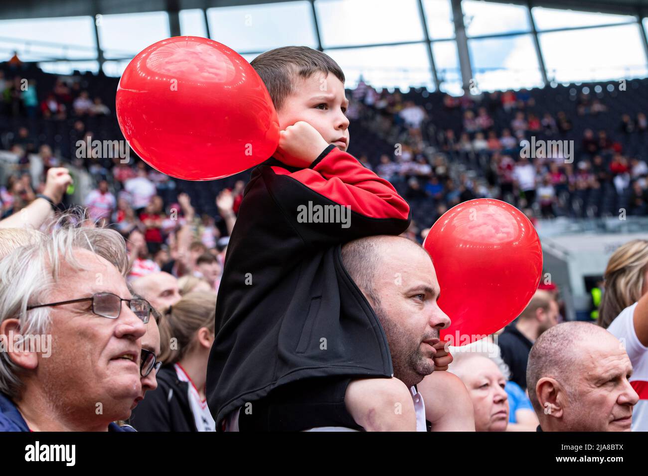 LONDON, GROSSBRITANNIEN. 28., Mai 2022. Die Fans während des ab Sundecks 1895 Cup Finales 2022 - Featherstone Rovers vs Leigh Centurions im Tottenham Hotspur Stadium am Samstag, den 28. Mai 2022. LONDON, ENGLAND. Kredit: Taka G Wu/Alamy Live Nachrichten Stockfoto
