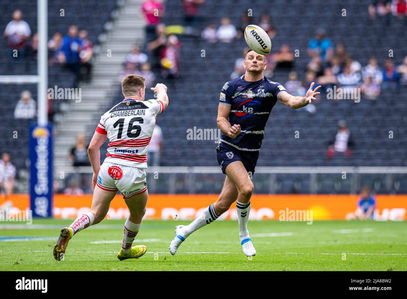 LONDON, GROSSBRITANNIEN. 28., Mai 2022. Craig Hall of Featherstone Rovers in Aktion während des ab Sundecks 1895 Cup Finales 2022 - Featherstone Rovers vs Leigh Centurions im Tottenham Hotspur Stadium am Samstag, den 28. Mai 2022. LONDON, ENGLAND. Kredit: Taka G Wu/Alamy Live Nachrichten Stockfoto