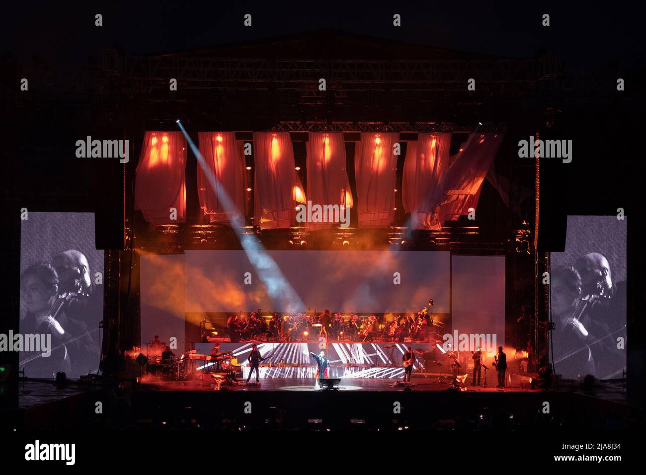 Verona, Italien. 28. Mai 2022. Die italienische Sängerin Elisa alias als Elisa Toffoli während seiner Live-Konzerte in der Arena di Verona, für Back to the Future Tour 2022 im Heros Festival 2022 Credit: Roberto Tommasini/Alamy Live News Stockfoto