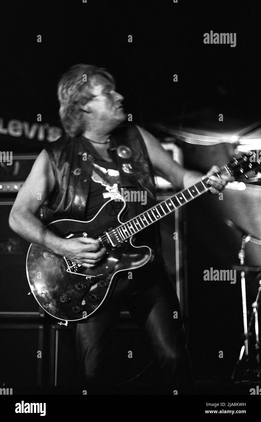 Alvin Lee (geboren Graham Anthony Barnes; 19. Dezember 1944 C 6. März 2013) war ein englischer Sänger und Gitarrist, am besten bekannt als der Leadsänger und Leadgitarrist der Blues-Rock-Band Ten Years After,Foto Kazimierz Jurewicz Stockfoto