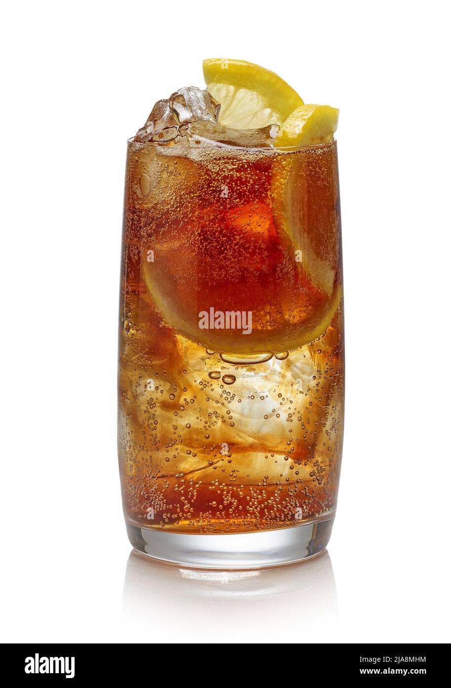 Glas Cola Cocktail isoliert auf weißem Hintergrund Stockfoto