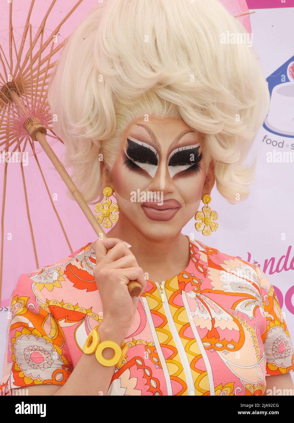 West Hollywood, Ca. 28.. Mai 2022. TRIXIE Mattel, beim jährlichen World Dog Day Event 6. der Vanderpump Dog Foundation am 28. Mai 2022 im West Hollywood Park in West Hollywood, Kalifornien. Quelle: Saye Sadou/Media Punch/Alamy Live News Stockfoto