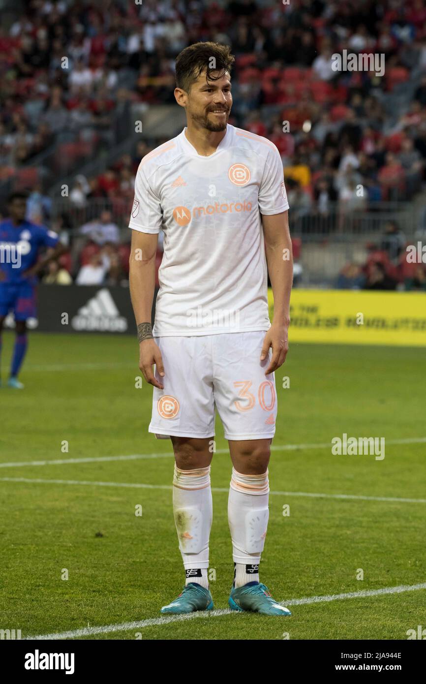 Toronto, Ontario, Kanada. 28.. Mai 2022. Gaston Gimenez (30) in Aktion während des MLS-Spiels zwischen dem FC Toronto und dem FC Chicago Fire. Das Spiel endete 3-2 für den FC Toronto. (Bild: © Angel Marchini/ZUMA Press Wire) Stockfoto