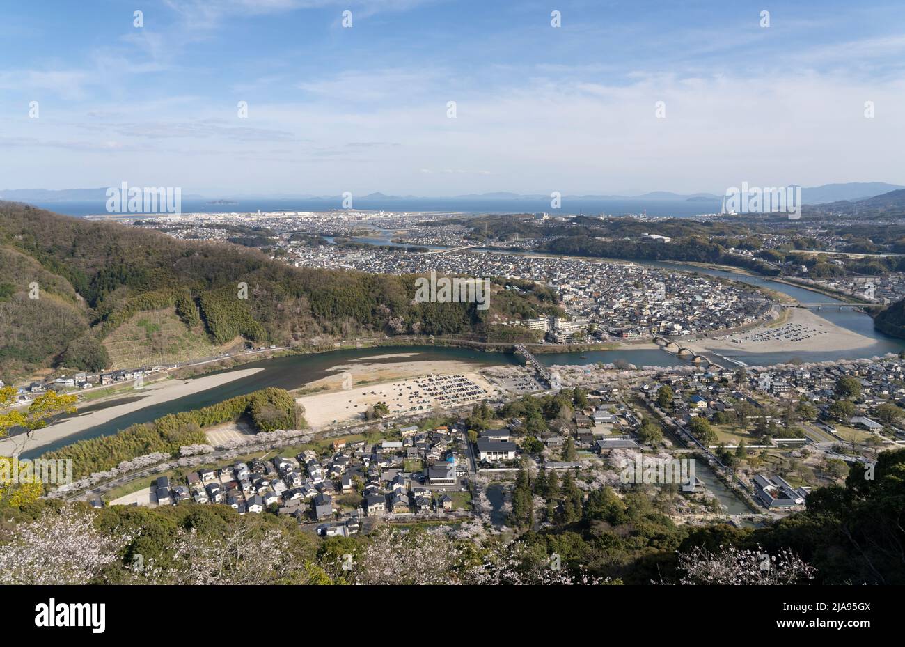Nishki River und Kintaikyo Bridge, Iwakuni, Yamaguchi Prefecture, Western Honshu, Japan Stockfoto