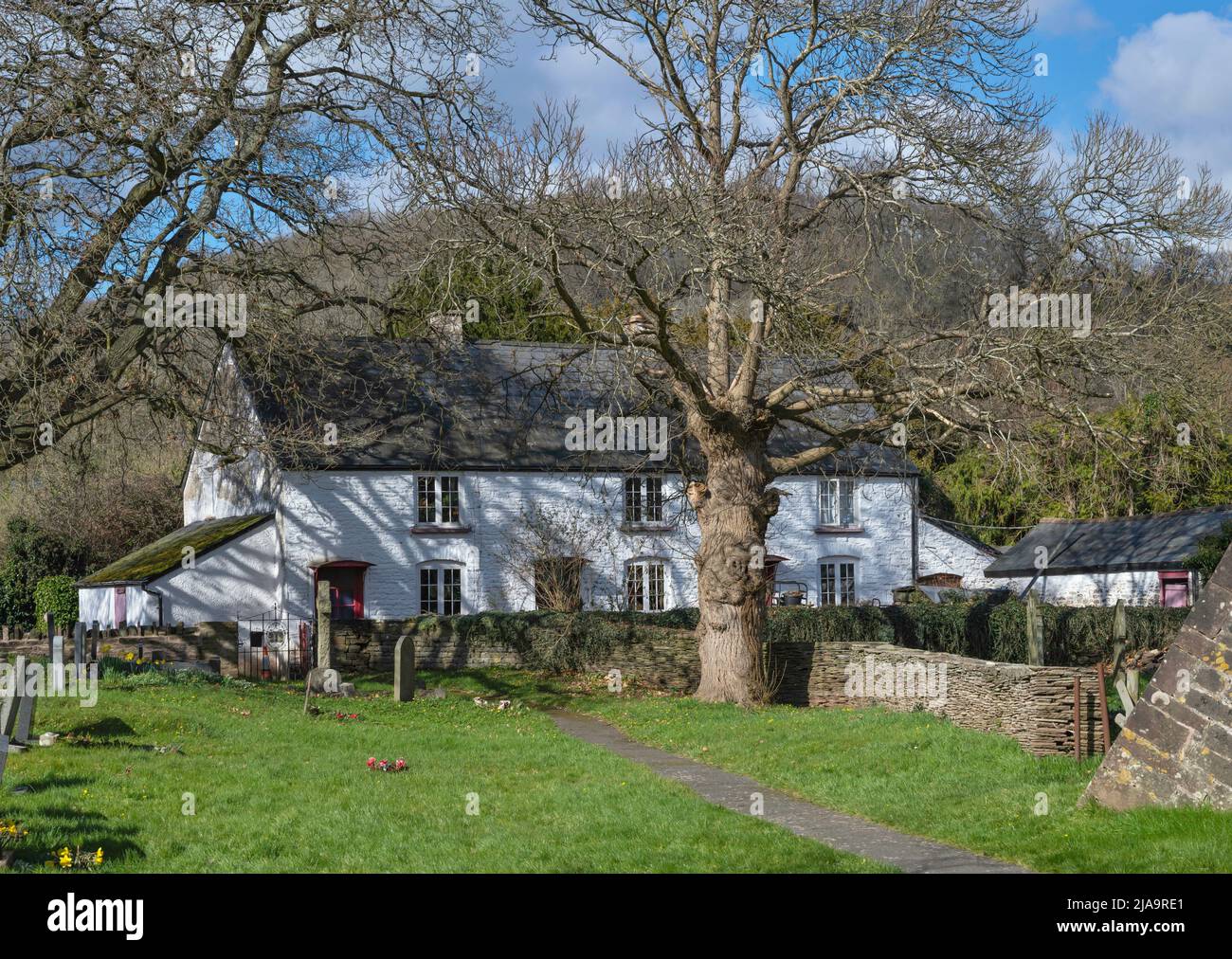 Walisisch, Steinhütte im Dorf Skenfrith, Monmouthshire, Wales, Großbritannien. Stockfoto