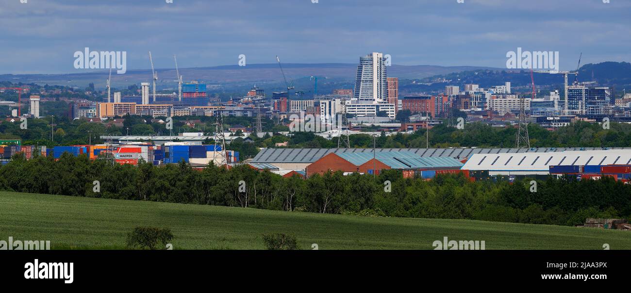 Panoramablick auf das Stadtzentrum von Leeds. Diese Ansicht stammt von Rothwell Stockfoto