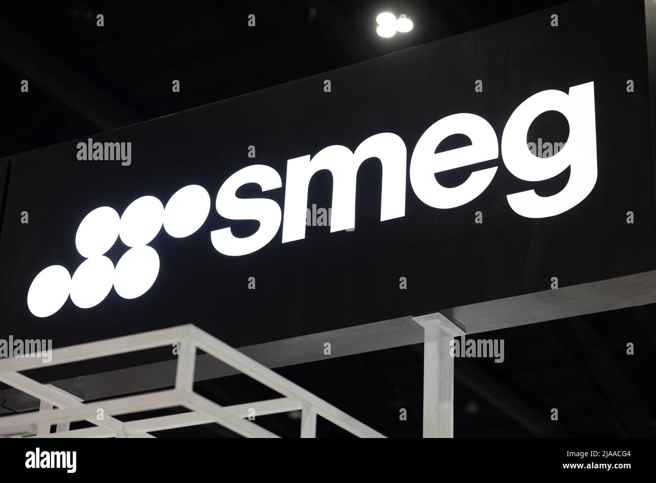 SMEG beliebte Italien Geräte Metallbearbeitung Unternehmen gegründet im Jahr 1948 Logo-Marke in expo.25 Mai 2022, Bangkok, THAILAND. Stockfoto