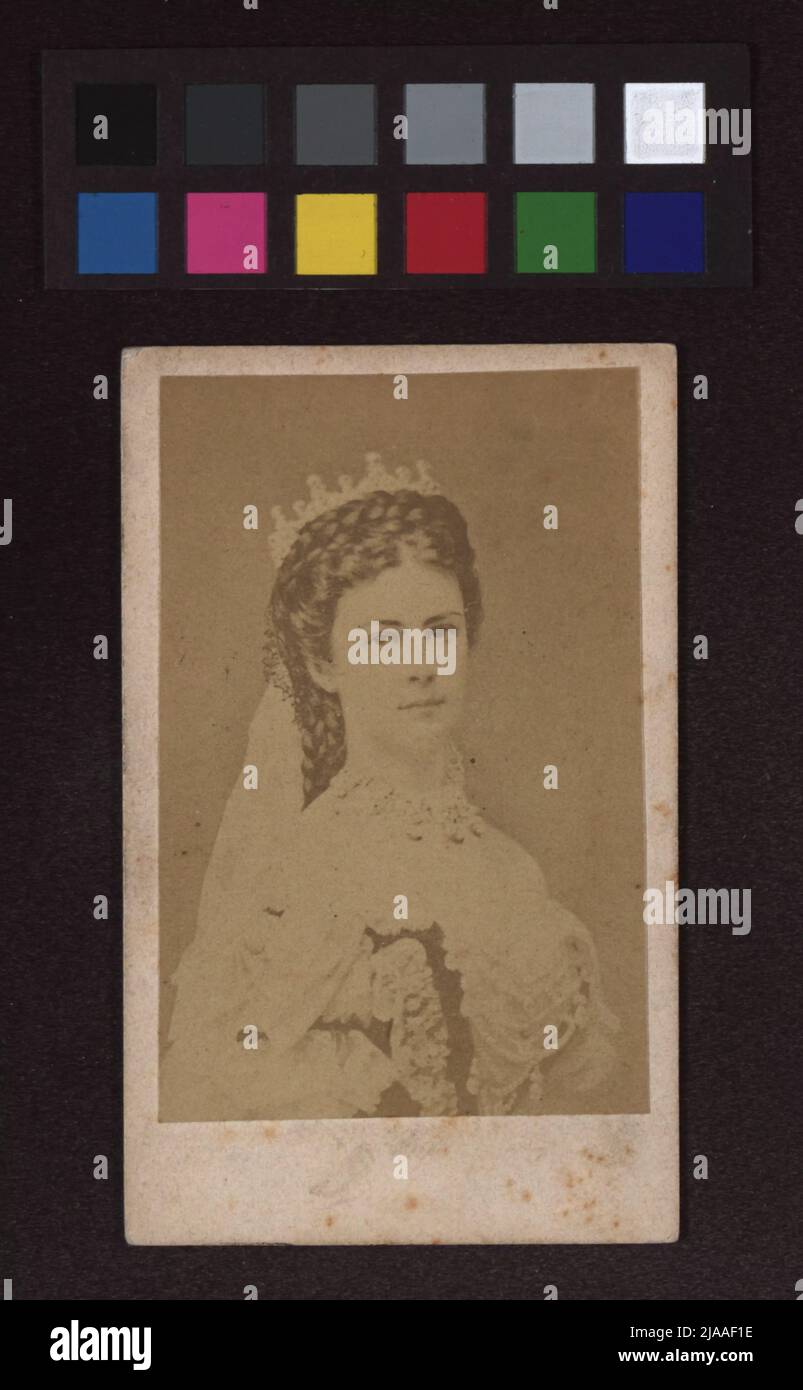 Kaiserin Elisabeth, im ungarischen Krönungskleid. Emil Ronging (1823-1886), Fotograf Stockfoto