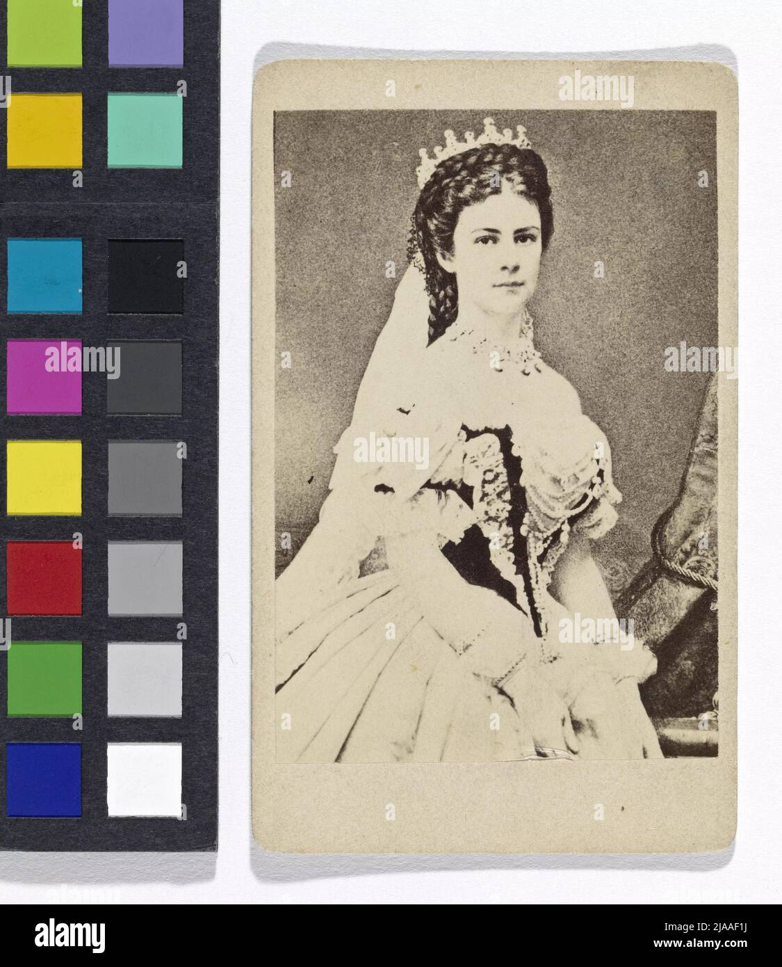Kaiserin Elisabeth, im ungarischen Krönungskleid. Emil Ronging (1823-1886), Fotograf Stockfoto