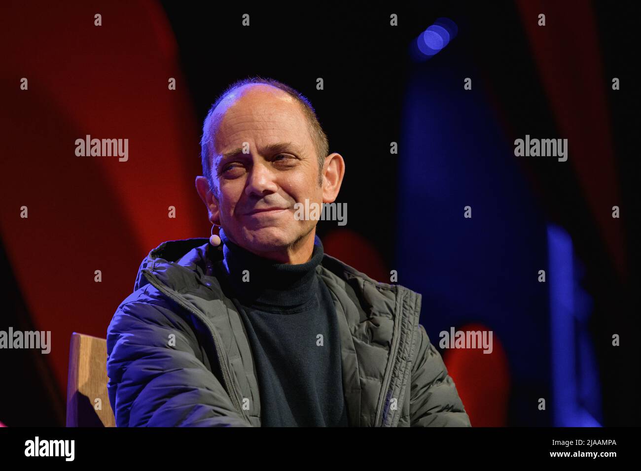 Hay-on-Wye, Wales, Großbritannien. 29.. Mai 2022. Damon Galgut spricht mit Elizabeth Day beim Hay Festival 2022, Wales. Quelle: Sam Hardwick/Alamy. Stockfoto