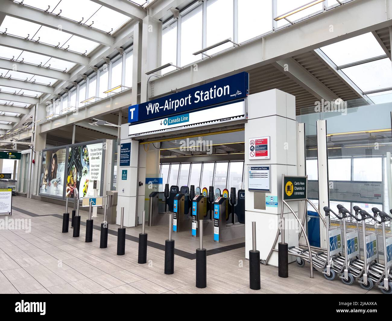 Vancouver, Kanada - Januar 15,2022: YVR-Airport Station am Vancouver International Airport (YVR) Stockfoto