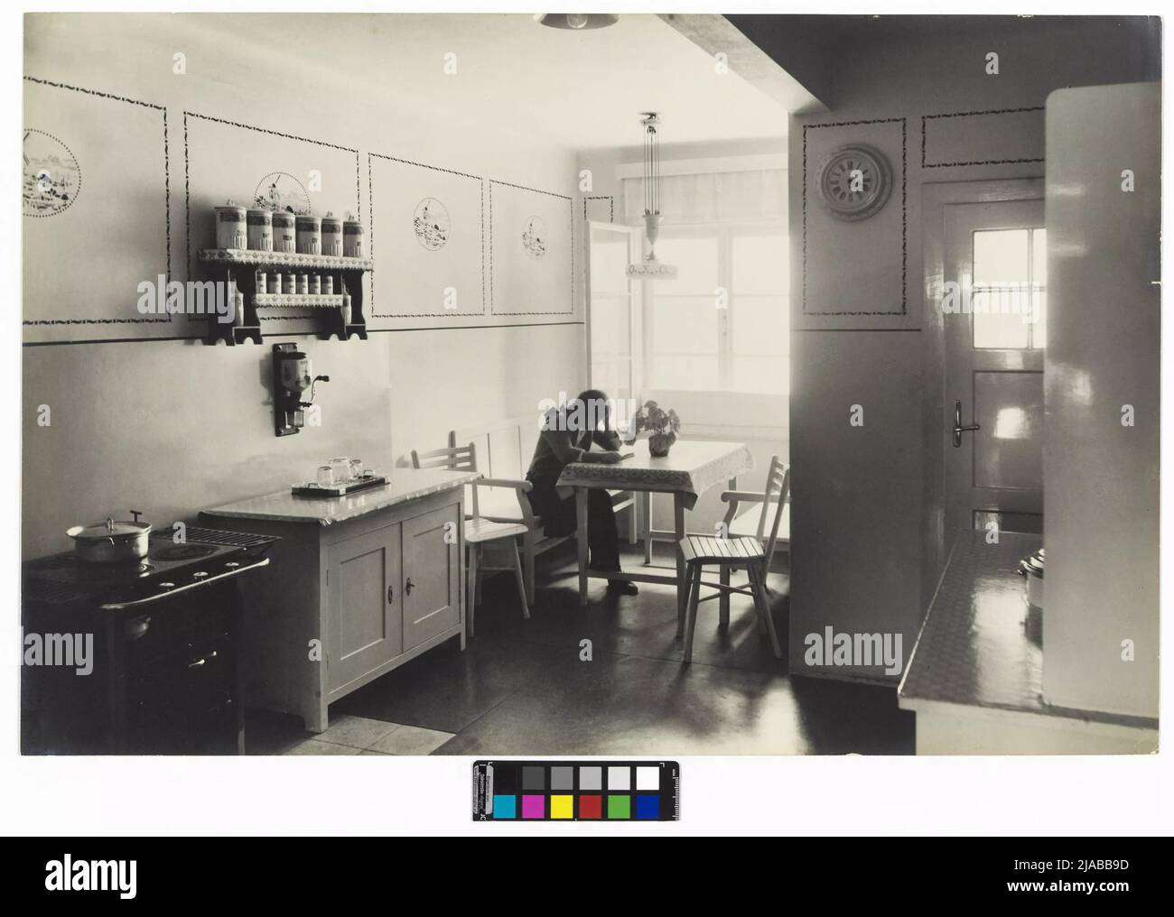 12., Fuchsenfeldhof - Wohnküche / kleine Küche in einem neuen Gemeinschaftsgebäude. Theo Bauer († 1931), Fotograf Stockfoto