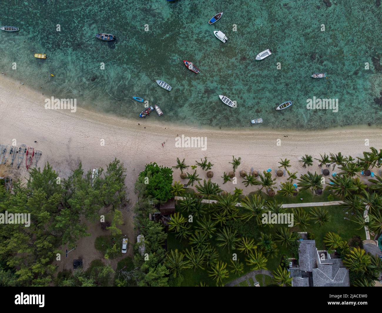 Tropischer Strand in Le Morne von oben, Mauritius Stockfoto