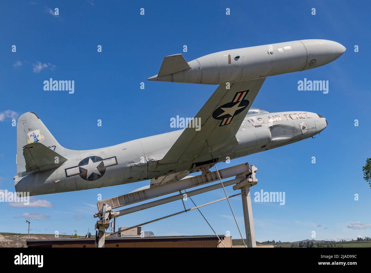 Brewster, WA - USA - 05-10-2022: Lockheed Shooting Star Jet vor der American Legion Post 97 Stockfoto