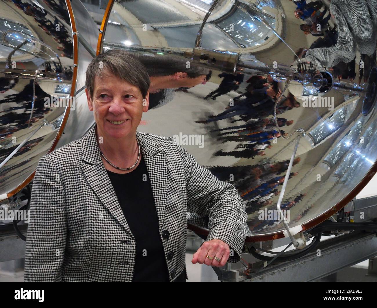 Barbara Hendricks, Bundesministerin für Umwelt, Naturschutz und Reaktorsicherheit, besucht die Synlight-Installation, die weltweit größte künstliche Sonne, als Nebenveranstaltung der Klimarahmenkonvention der Vereinten Nationen (UNFCCC) COP23 Stockfoto