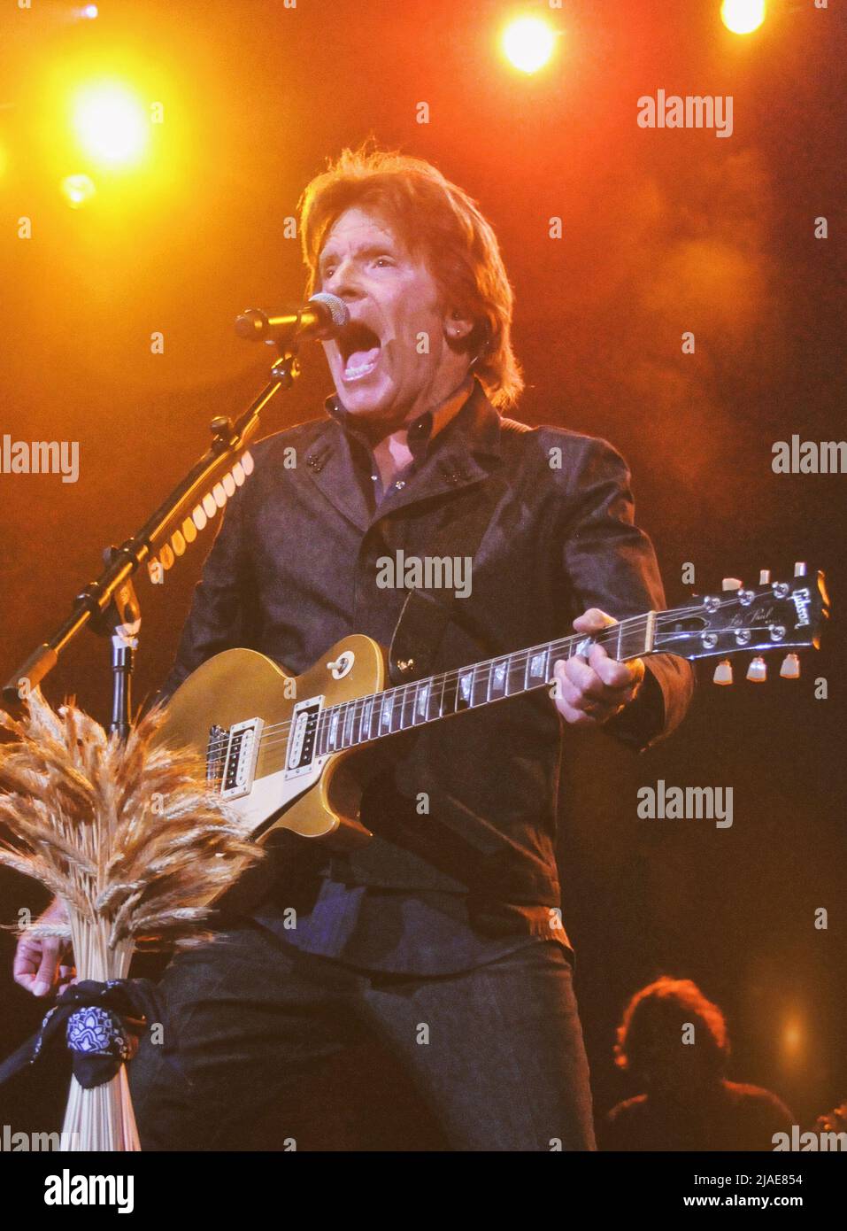 28. Mai 2022 - der amerikanische Musiker, Sänger und Songwriter (Creedence Clearwater Revival) John Fogerty wird 77 Jahre alt. Datei Foto: John Fogerty (2009) im Copps Coliseum, Hamilton, Ontario, Kanada. (Bild: © Brent Perniac/AdMedia über ZUMA Press Wire) Stockfoto