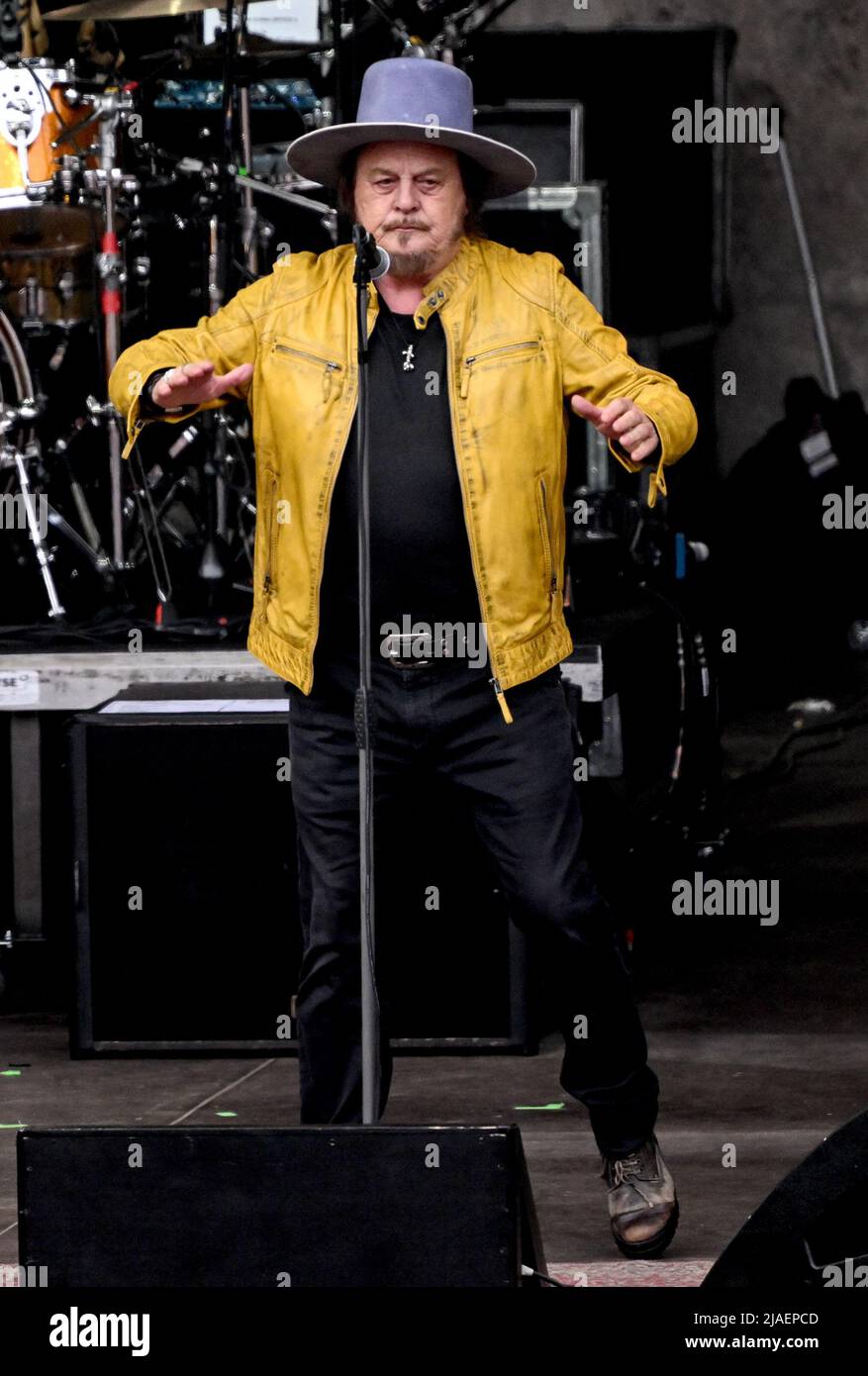 Berlin, Deutschland. 29.. Mai 2022. Der italienische Musiker Zucchero tritt an der Waldbühne auf. Kredit: Britta Pedersen/dpa/Alamy Live Nachrichten Stockfoto