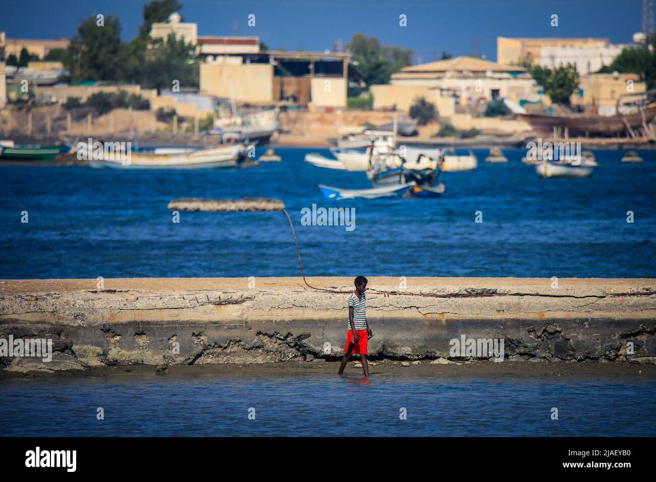Schöner Blick auf den Blue Water Port in Massawa Stockfoto